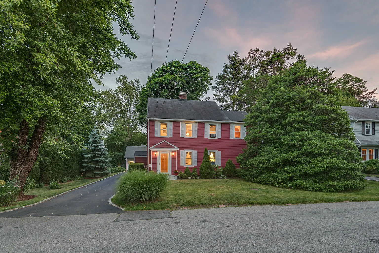 27 Midway Ave photo 1