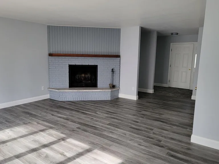 978 Sycamore Dr — Photo 5