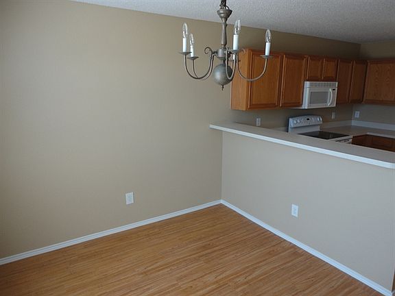 4th image of 700 Gull Cir