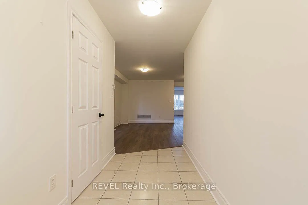 4 bed, $2,650 — Photo 4