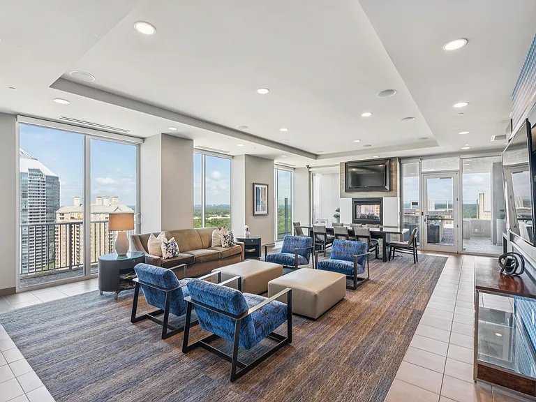 SkyHouse Buckhead — Photo 16