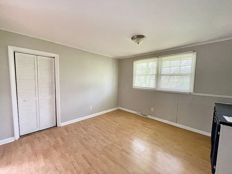 1504 Charlton St — Photo 12