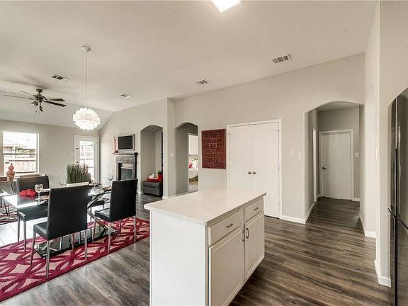 5th image of 8805 Weller Ln