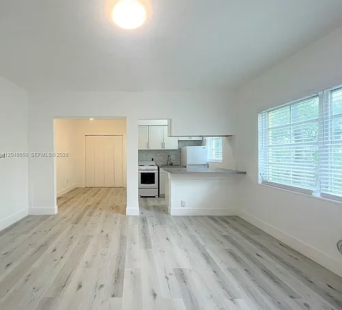 1021 Euclid Ave #9 Photo 1