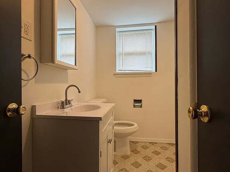 116 N Cass Ave #G — Photo 8