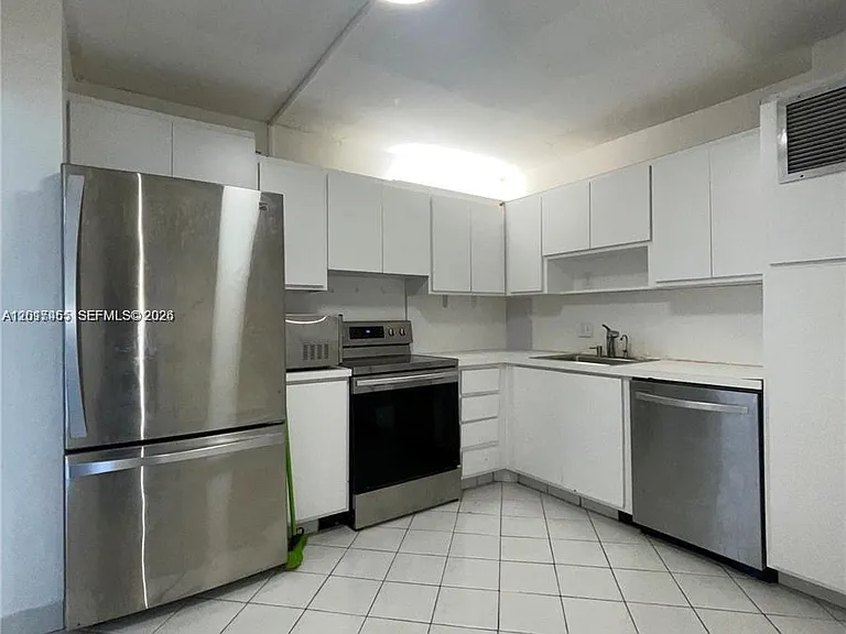 2801 NE 183rd St #1914W — Photo 12