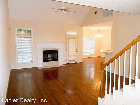 3rd image of 114 Barons Way