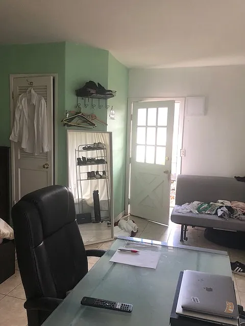 Studio, 300 sqft, $1,600 — Photo 4