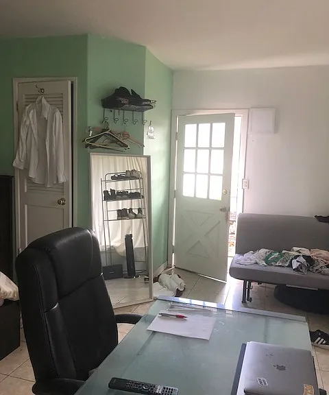 5947 1/2 Corbin Ave — Photo 4