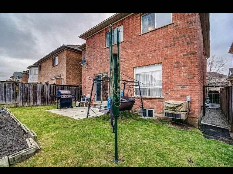 5 Gabrielle Dr #BASEMENT — Photo 2
