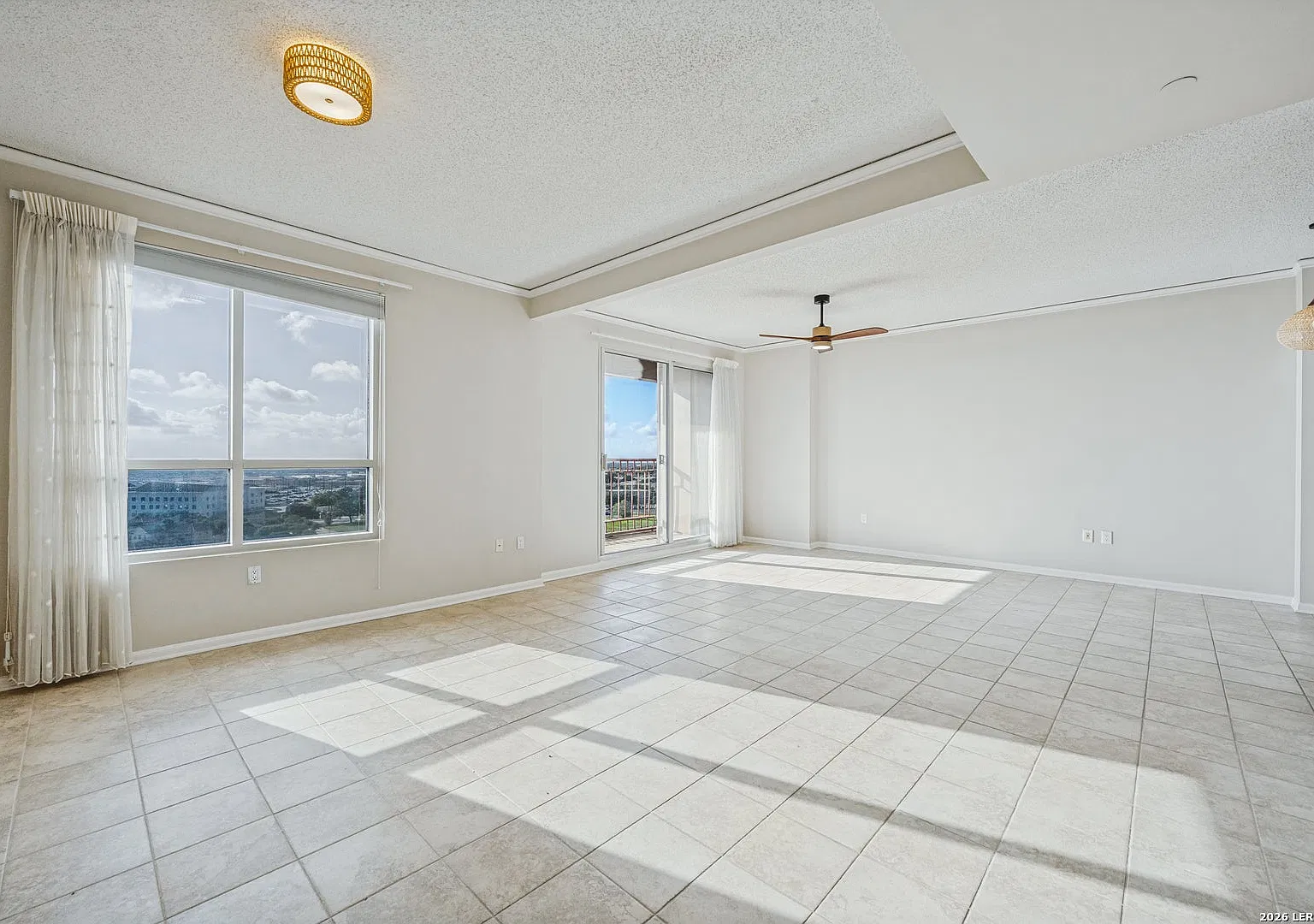 1 bed, 1034 sqft, $3,500 — Photo 4
