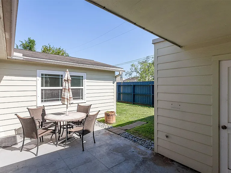 1171 Park Meadow Dr — Photo 2