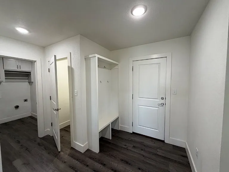 405 Ranger St — Photo 13