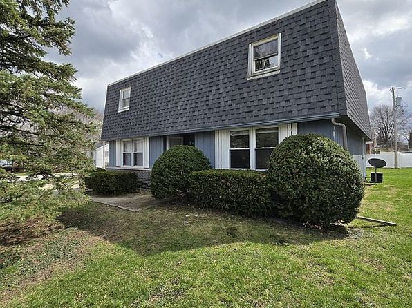503 W Farragut St, Crown Point, IN 46307