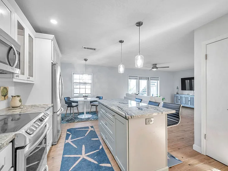 4728 Beach Dr SE #A — Photo 7