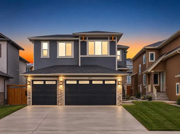 202 E Kinniburgh Cres, Chestermere, AB T1X 1Y2