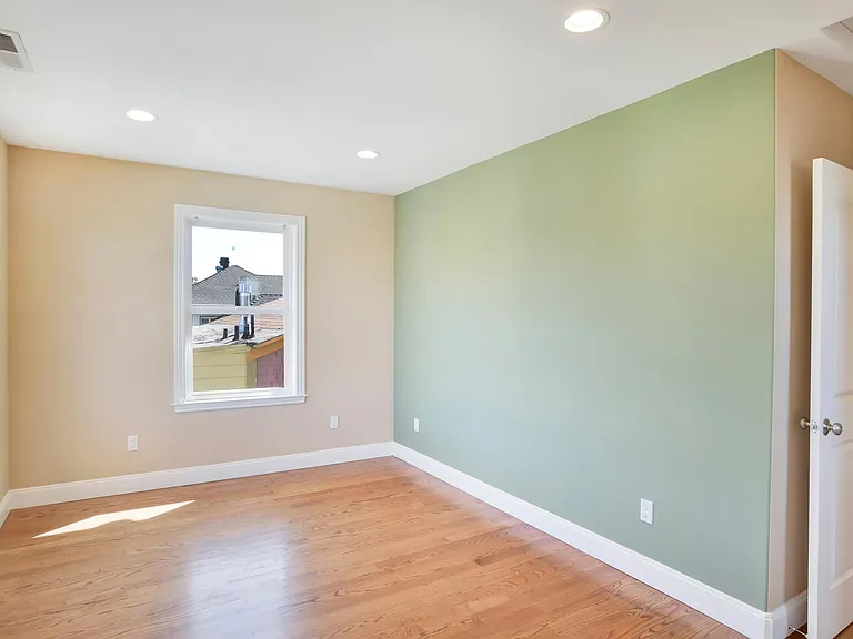680 31st St #3 — Photo 19