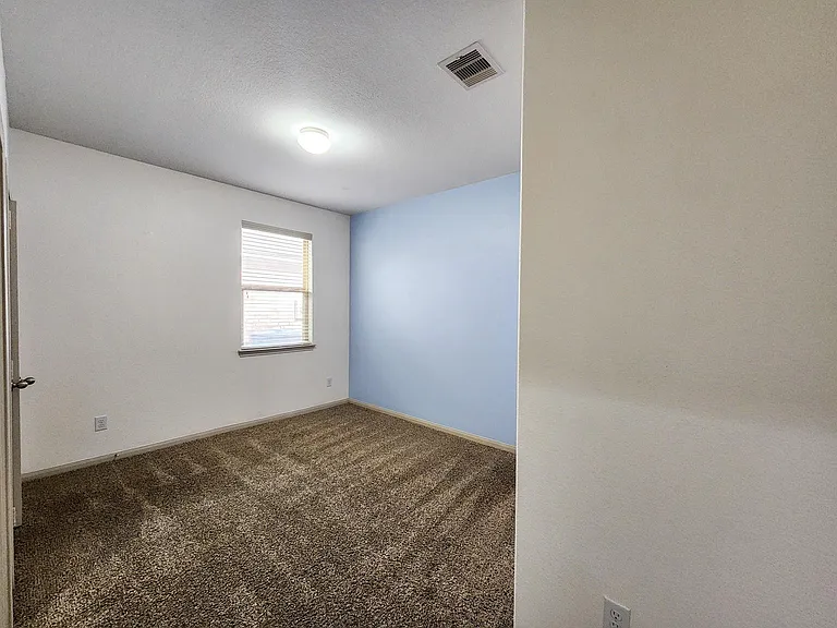 4515 Greenleaf Dr — Photo 15