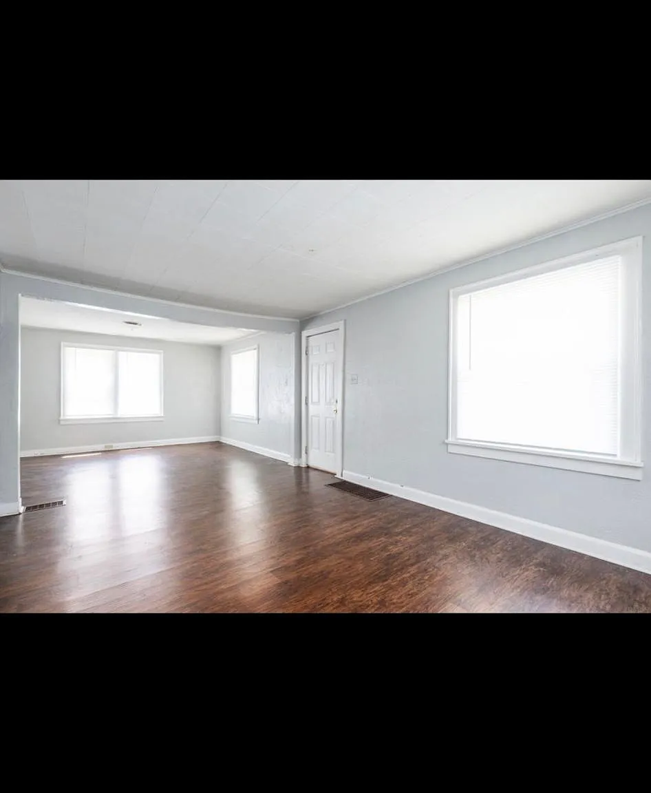 2108 N Ball Ave — Photo 1