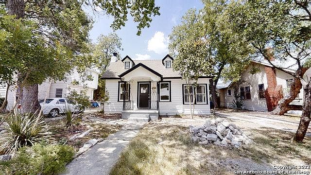 1st image of 1543 Hicks Ave