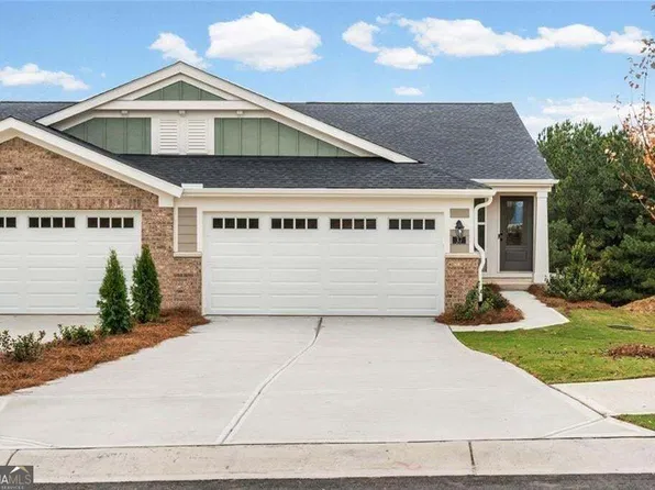 37 Village Dr, Dawsonville, GA 30534