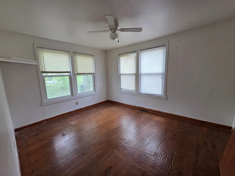 3414 Riverside Dr — Photo 6