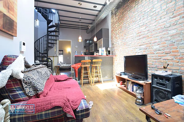 Rented by null | media 12