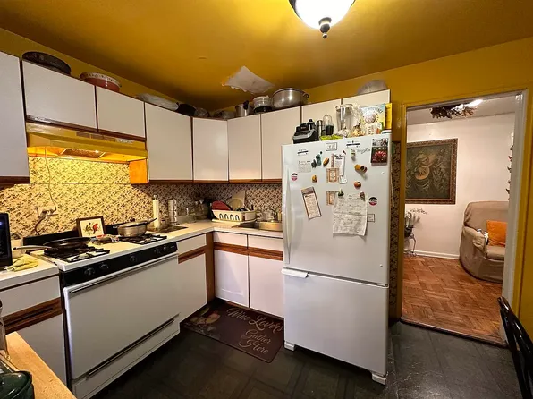 94-30 59th Avenue image 5 of 18