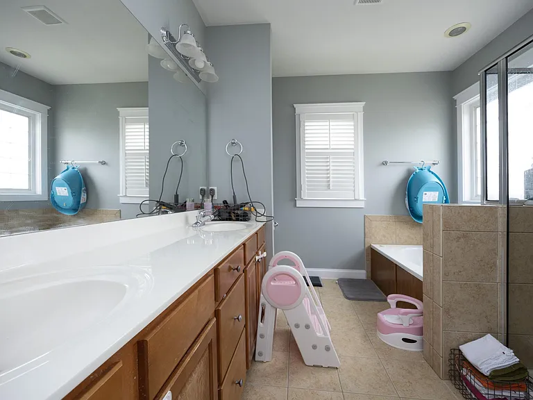 118 Naperville Dr — Photo 14