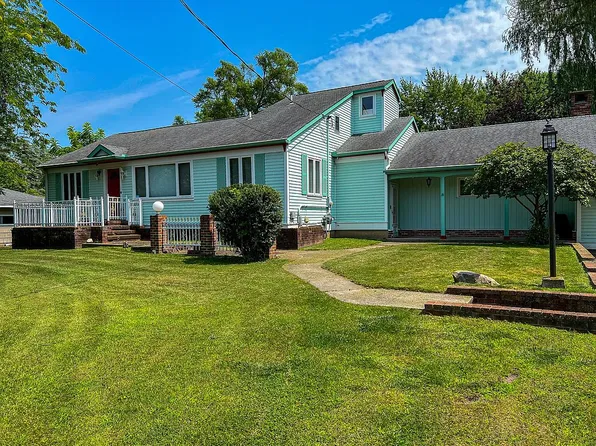 3624 Kawkawlin River Dr, Bay City, MI 48706