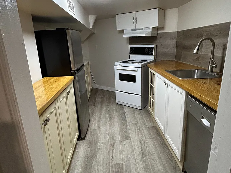 97 Connolly St N #4 — Photo 5