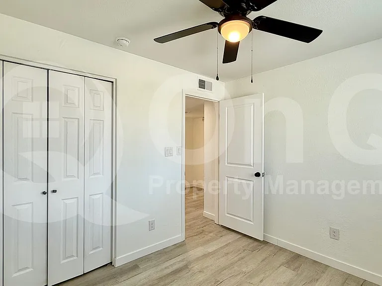1653 N 69th Ave — Photo 11