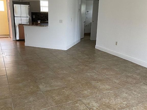 3rd image of 8255 Lake Dr APT 401