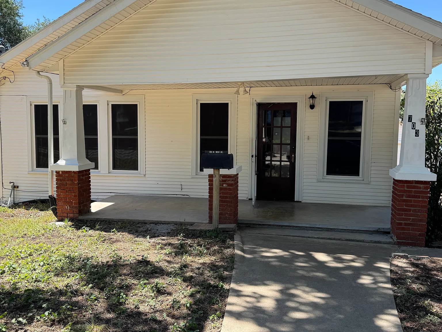 3 bed, 1527 sqft, $1,700 — Photo 1