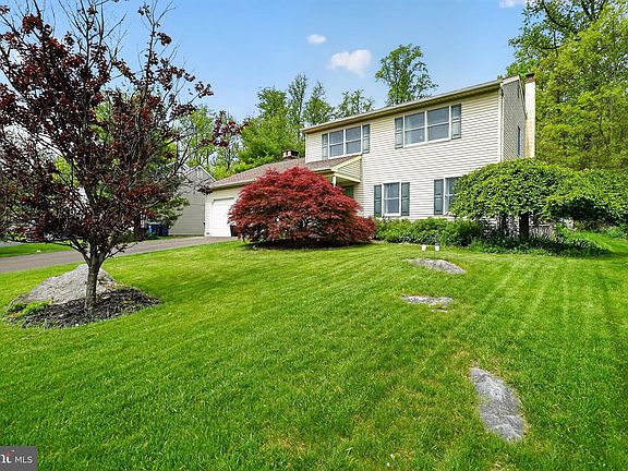 2nd image of 32 Ridge Run Rd
