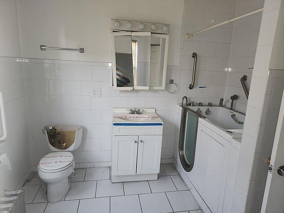 5th image of 6927 S Perry Ave