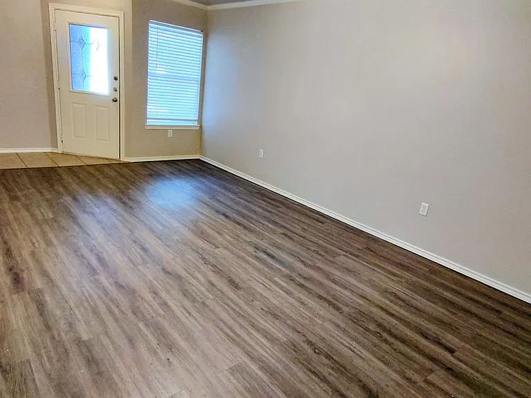 526 N Dover Ave — Photo 12