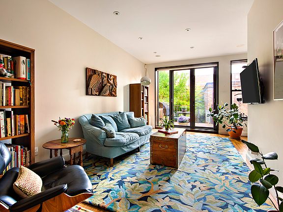 3rd image of 219 Saint Johns Pl APT 1