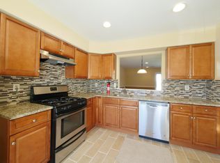 389 Inwood Ct, Somerset, NJ