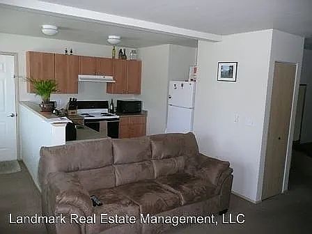 5th image of 401 Lakeway Dr #203