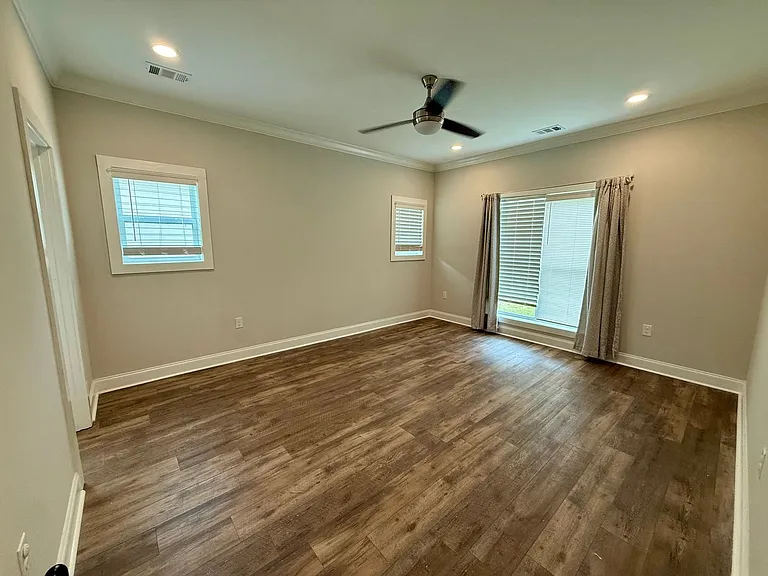 330 Orion St — Photo 9