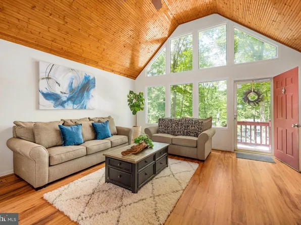 110 Gold Rush Dr, Locust Grove, VA 22508