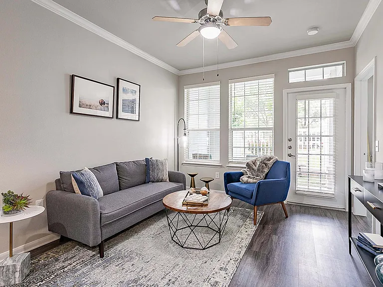 Living-Room-02-Grand-Parkway-Katy-04