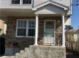 18 Edgewood Rd, Port Washington, NY 11050