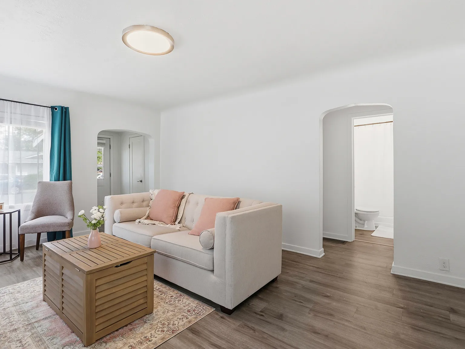 2 bed, 1210 sqft, $2,500 — Photo 3
