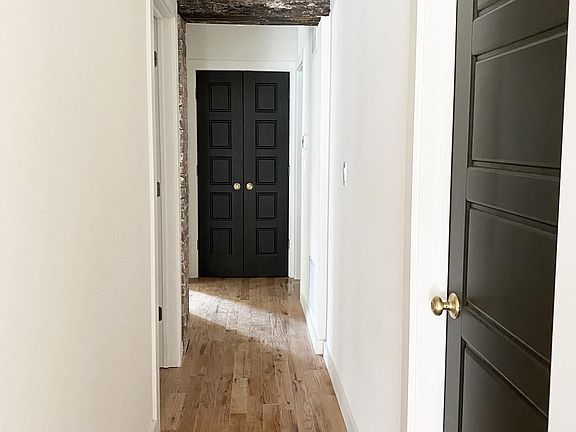 4th image of 1-203 S Liberty St #1