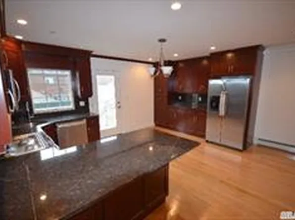 70-23 Manse Street image 1 of 15