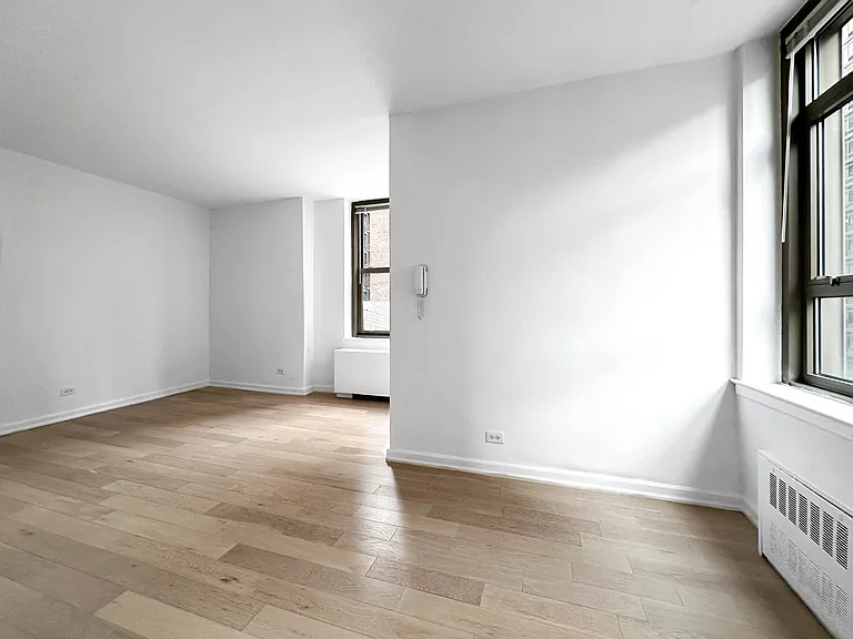 4 Park Ave #7A — Photo 8