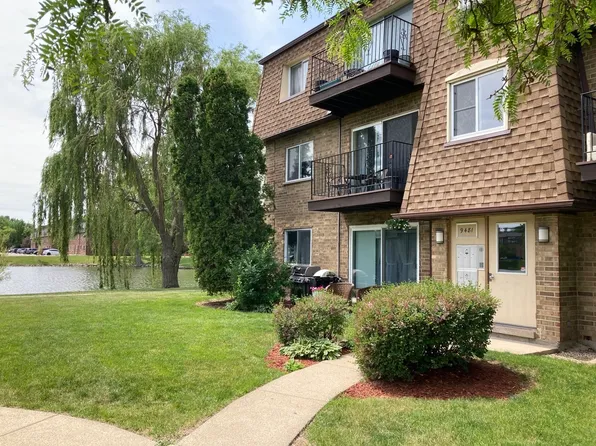 9481 Bay Colony Dr APT 2S, Des Plaines, IL 60016