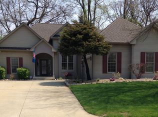 52290 Woodsedge Dr, Granger, IN